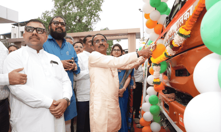MLA Prahsant Thakur flagging of PMC's advanced cleaning vehicles to public service